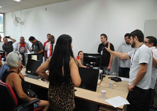 Prefeitura recebe movimentos habitacionais para dialogar