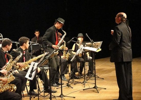 Big Band apresenta tributo a Frank Sinatra no Teatro Adamastor