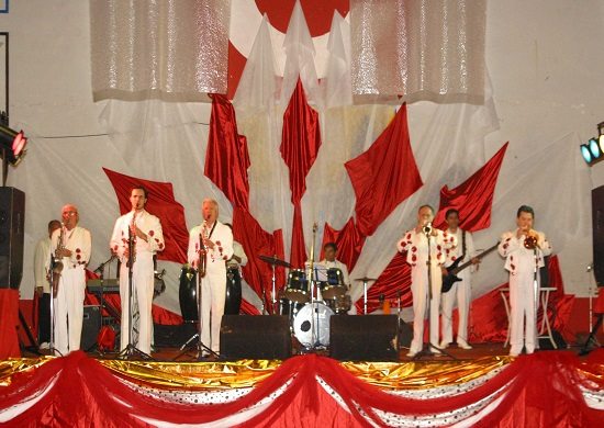 Orquestra Casino de Sevilla se apresenta no Teatro Ponte Alta