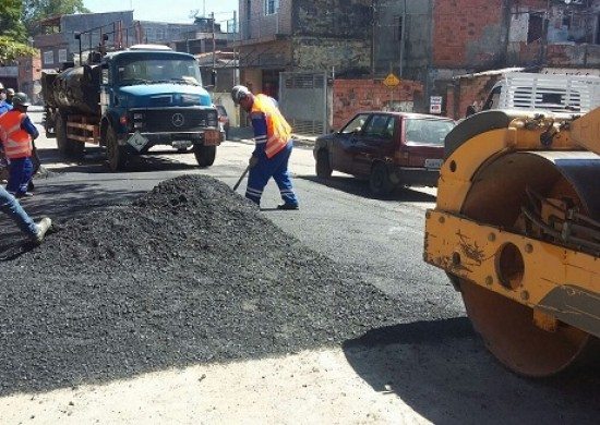 Empresas que trabalham nas obras do Rodoanel realizam manutenção na Avenida Aracaju