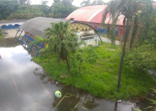Ginásio Fioravante Iervolino está em situação de abandono
