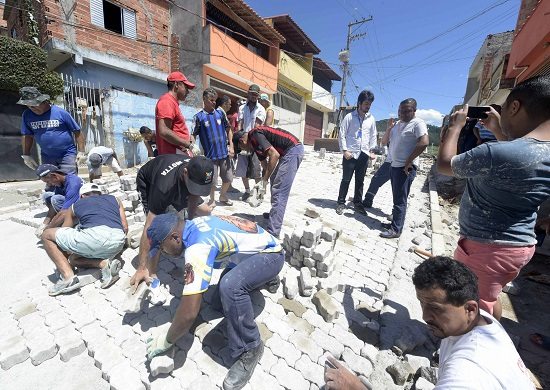 Mãos à Obra inicia pavimentação no Jardim Oliveiras