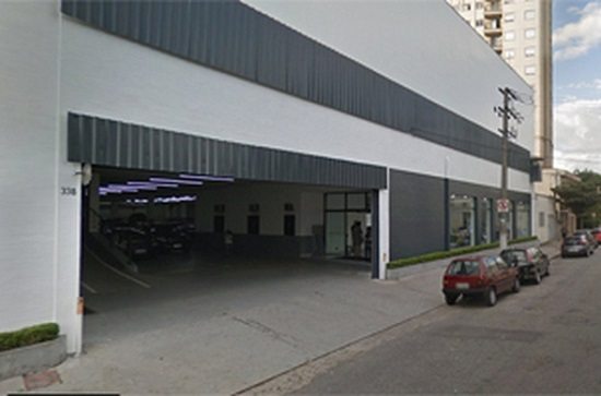 Empresário suspeito de matar o irmão se apresenta à polícia