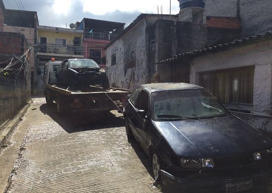 Prefeitura remove mais de mil veículos das vias públicas em 2017
