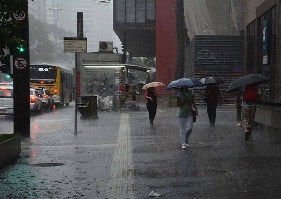 São Paulo registra mais de 30% da chuva esperada para janeiro