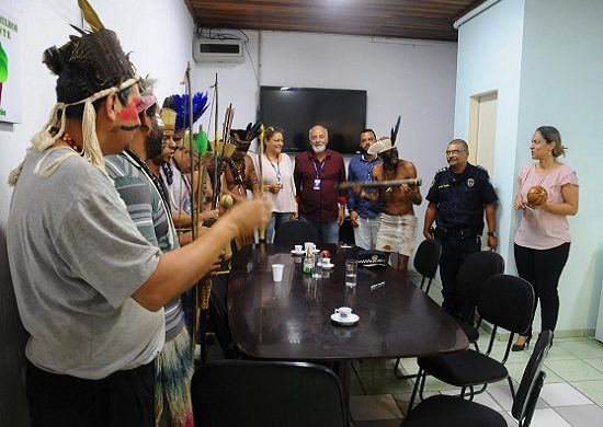 Prefeitura forma grupo de trabalho com representantes de comunidades indígenas