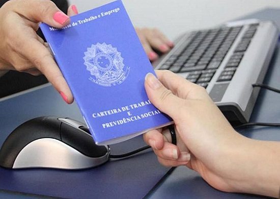 Seguro-desemprego tem reajuste de 2,07% e maior parcela passa a R$ 1.677,74