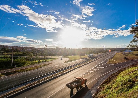 Mais uma morte de ciclista, desta vez ao bater em caminhão