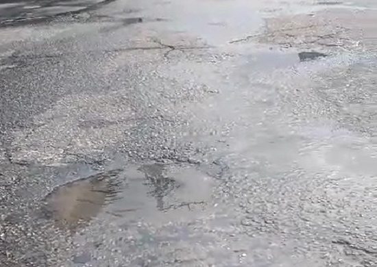 Vazamentos de água pela cidade