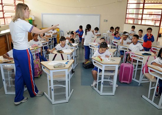 Guarulhos supera índice em acompanhamento escolar de beneficiários do Bolsa Família