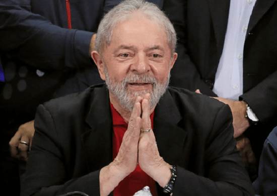 Atos são realizados em Porto Alegre na véspera do julgamento do recurso de Lula