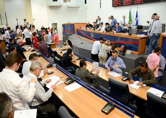 Trabalhos no legislativo recomeçam nesta quinta-feira