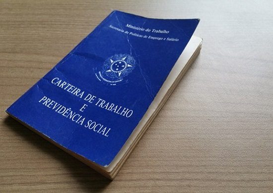 Taxa média de desemprego bate recorde em 2017, com 12,7%