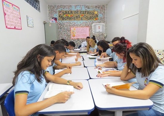 Ensino médio em tempo integral alcança 7,9% dos alunos no Brasil