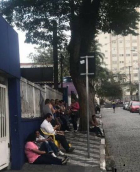Febre Amarela – Pessoas vão dormir na fila na porta da UNG