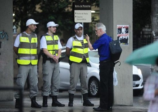 Na véspera do julgamento de Lula, área central de Porto Alegre tem reforço policial