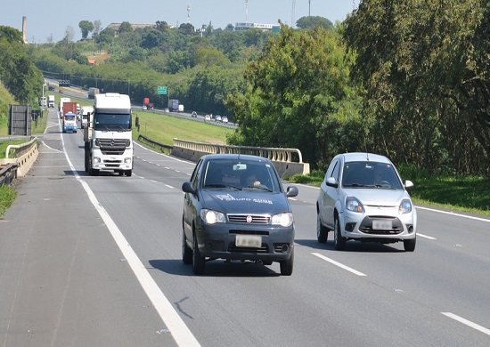 Mais de 2 milhões de veículos devem pegar estrada no aniversário de SP