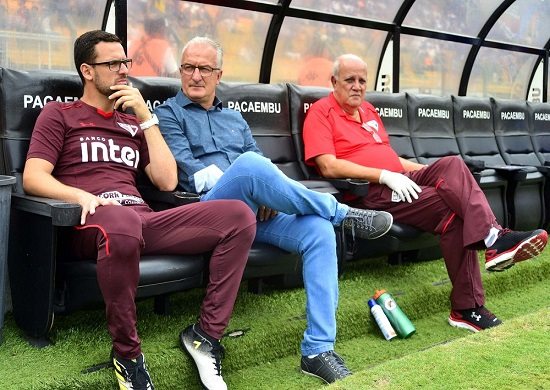 Dorival diz que São Paulo não mereceu derrota e Cueva é assunto da diretoria