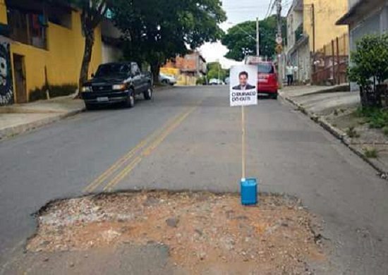 Buracos feitos pelo Saae incomodam moradores do Parque Jurema