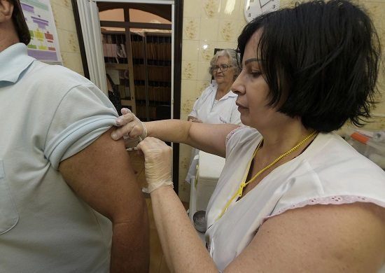 Guarulhos vacina cerca de 70 mil pessoas em Dia D contra febre amarela