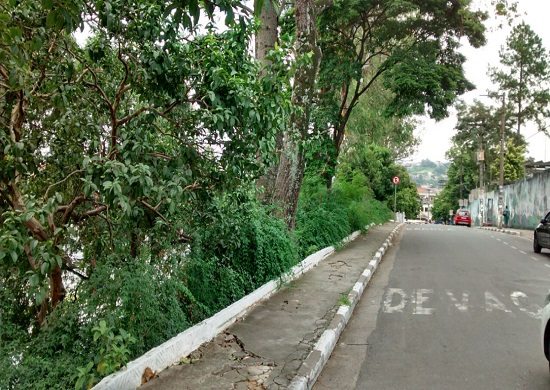 Moradores reclamam de situação de rua da Vila Galvão