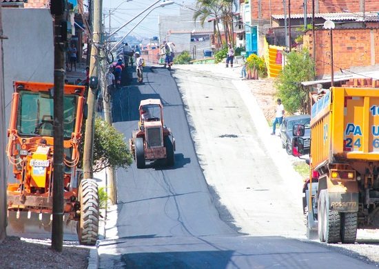Ruas da periferia serão contempladas com o programa Pavimenta GRU