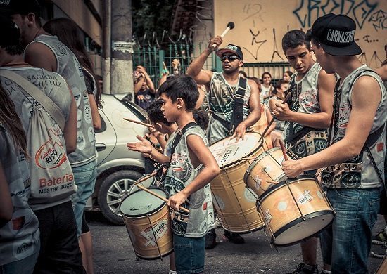 Carnacristo comemora 10 anos com desfile no Bosque Maia