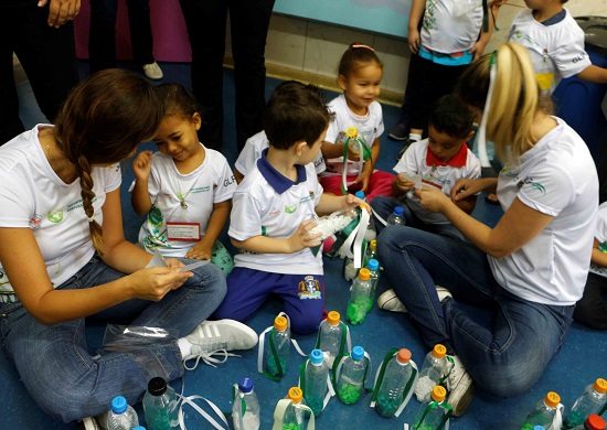 Creche da EPG Luiza do Nascimento Otero recebe ação social de carnaval