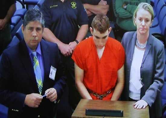 FBI admite ter ignorado 2ª denúncia contra o jovem que abriu fogo em escola da Flórida