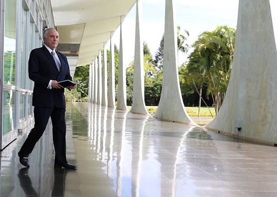 Temer se reúne com conselhos da República e da Defesa Nacional para discutir a intervenção no RJ