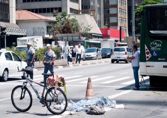 Mortes no trânsito de SP caem 6,8% e de ciclistas aumentam 23% em 2017