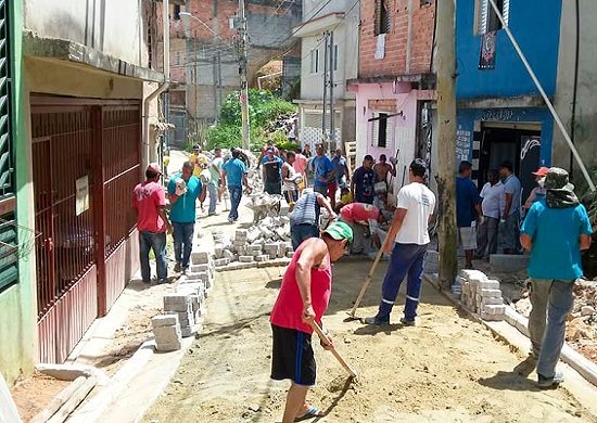 Operação Mãos à Obra conclui pavimentação em ruas da Vila União e Vila Galvão