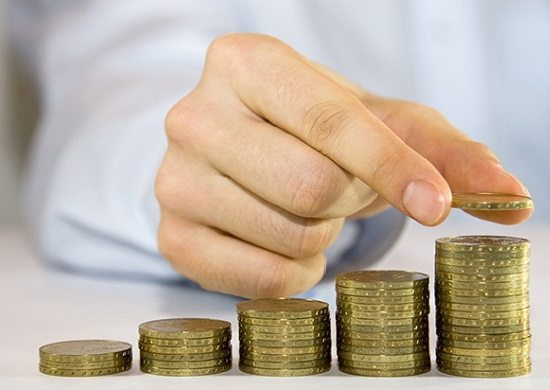 Renda domiciliar per capita no Brasil fica em R$ 1.268 em 2017