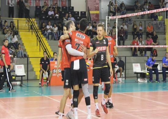 Sesi sofre, mas desbanca o Corinthians pela Superliga