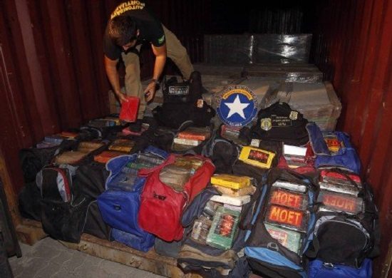 Polícia apreende quase uma tonelada e meia de cocaína em ação no Porto do Rio de Janeiro
