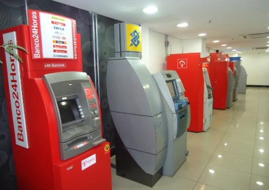 Projeto de lei quer tirar caixas eletrônicos de lojas, mercados e terminais