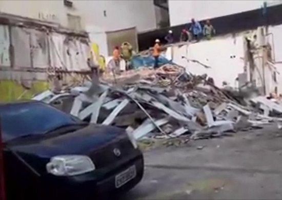 Homem morre após ser soterrado em queda de muro, em Niterói