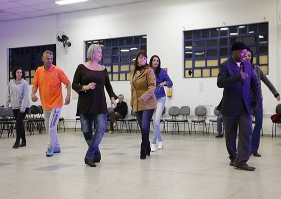 Baile Balada no Adamastor conta com diferentes ritmos musicais