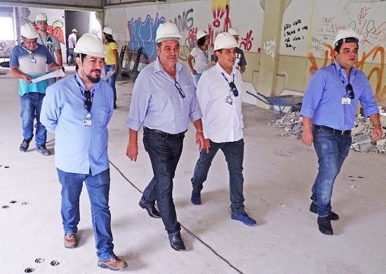 Dirigentes da Proguaru e presidente da Câmara vistoriam obras da nova sede do Legislativo