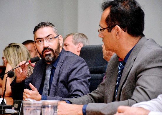 Vereadores convocam intermediário em conversa que favoreceria Zeitune