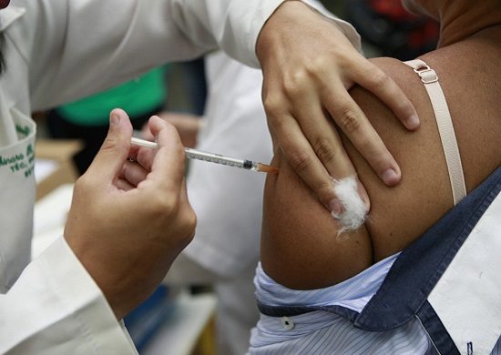 Prefeitura de São Paulo afirma que vai ampliar campanha de vacinação contra a febre amarela