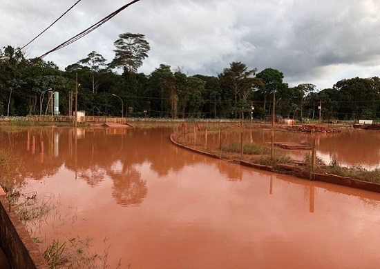 Presidente da Hydro admite descarte irregular de água não tratada no rio Pará