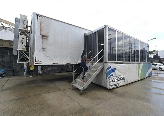 Prefeito visita espaços de cursos oferecidos pela Prefeitura