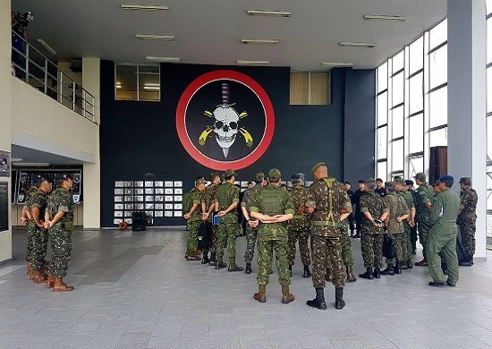 Chefe de gabinete da intervenção federal no RJ faz inspeção no Bope