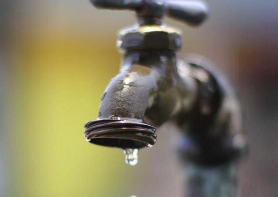 Dano em rede de água afeta o abastecimento de 3,2 mil pessoas nesta quarta-feira