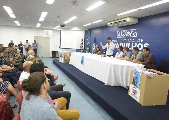 Prefeitura lança Campanha do Agasalho com meta de arrecadar 500 mil peças