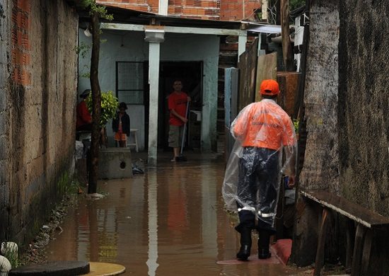 Defesa Civil acompanha bairro Recreio São Jorge durante temporada de chuvas
