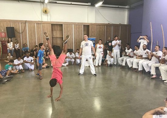 Prefeitura promove roda de capoeira inclusiva no Adamastor