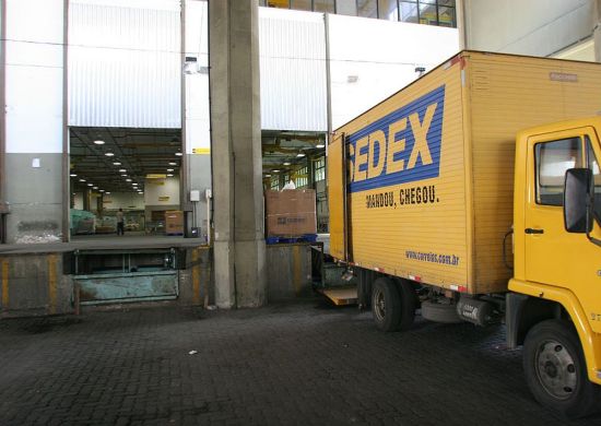 Comprar pela internet vai ficar mais caro a partir de terça-feira