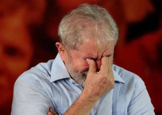 TRF-4 nega a defesa de Lula pedido para aviso com antecedência de julgamento